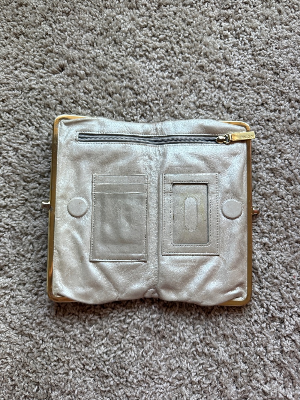 HOBO Lauren wallet in sand - Picture 6 of 6